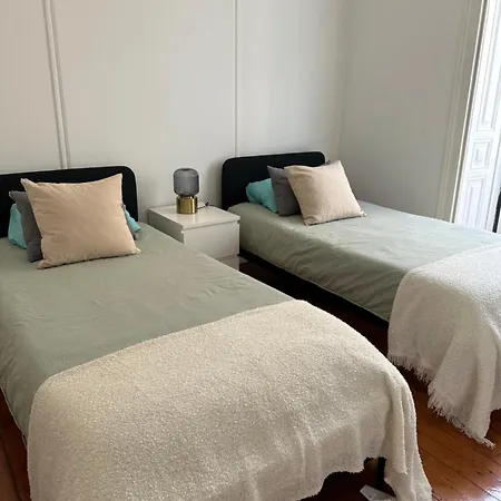 Garden Campo De Ourique - ゲストハウス リスボン