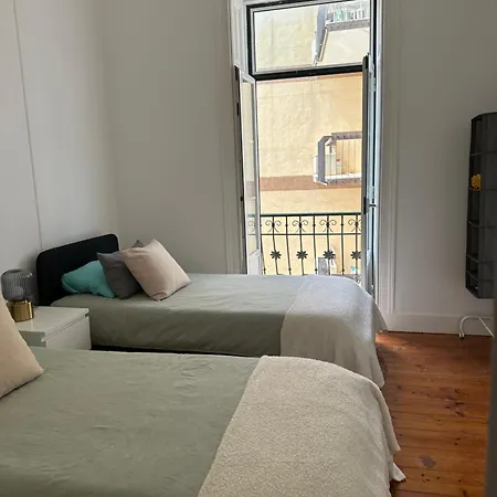 Garden Campo De Ourique - בית הארחה ליסבון