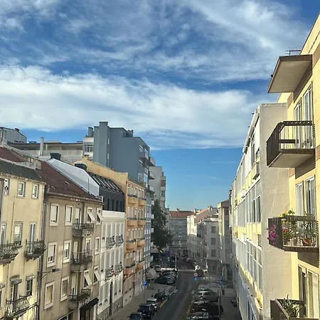 Garden Campo De Ourique - בית הארחה